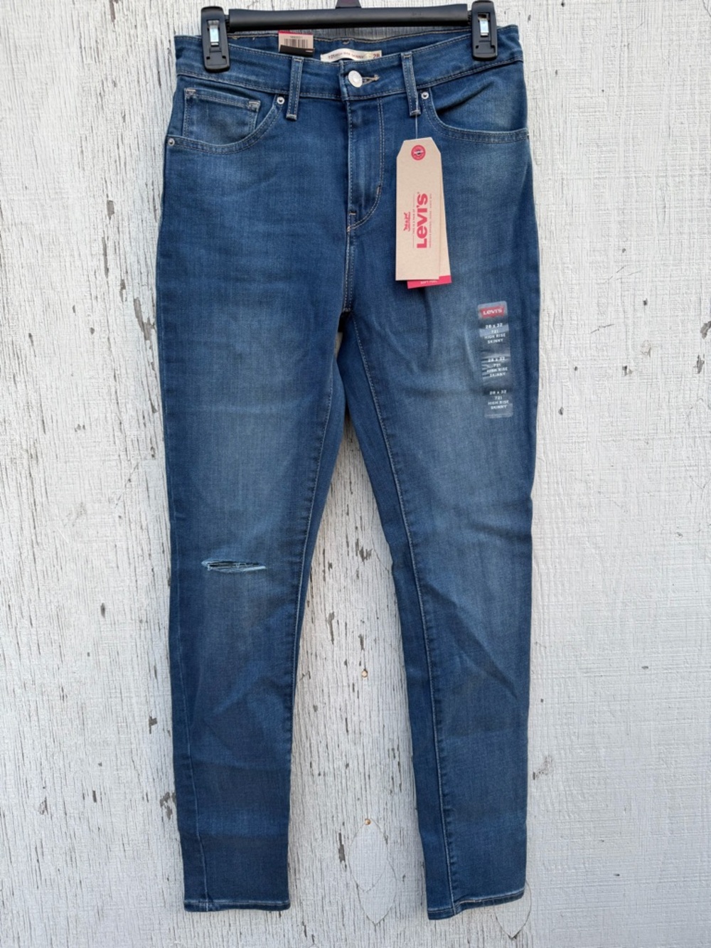 Levi's Women's Dark Blue Skinny Jeans with Subtle Distress
